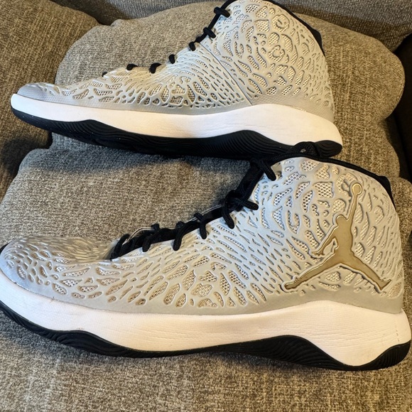 Jordan Ultra Fly Metallic Copper Coin Size 13 Basketball Shoe Black and White - Picture 4 of 8